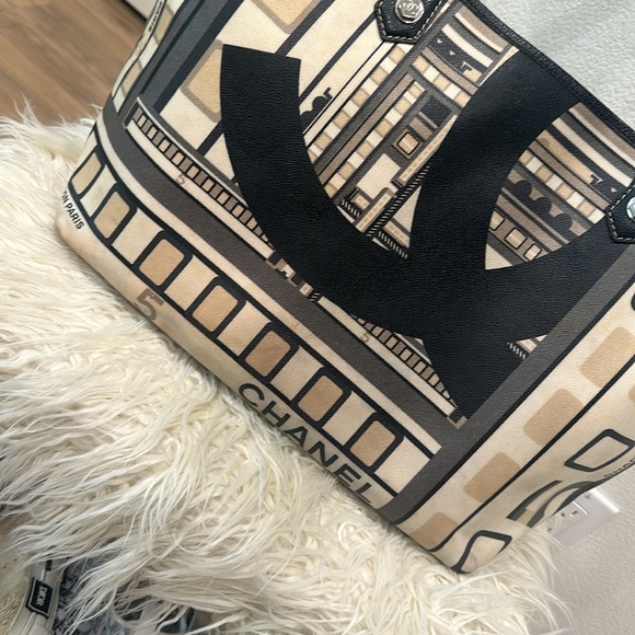 Chanel Printed Leather Tote - Picture 5 of 11